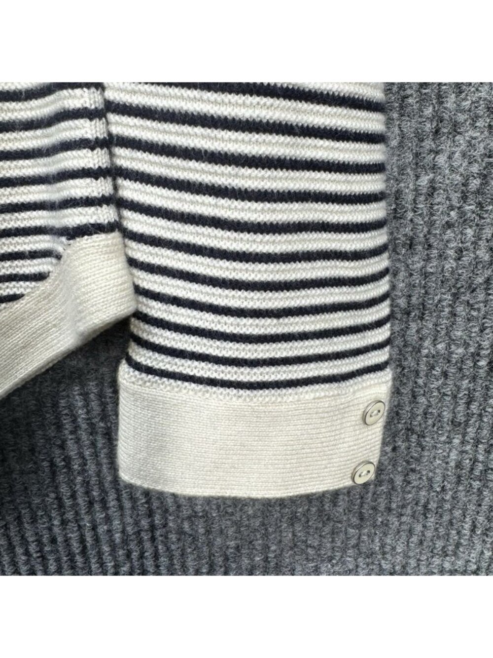 Talbots Sweater Top Women’s MP Petite Black Ivory Stripe Long Sleeve V-Neck Knit - Picture 4 of 10